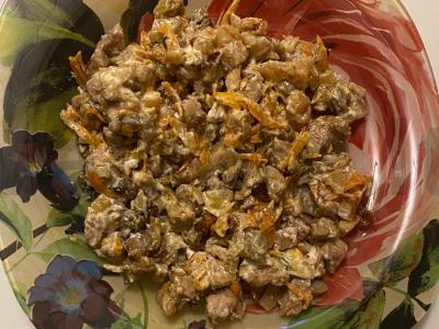 Rulėliai „Pyras ir pasaulis“ su triušio filė, grybais ir daržovėmis Žingsnis 6