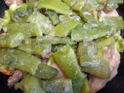 Makaronai su troškinta kiauliena ir daržovėmis Žingsnis 6