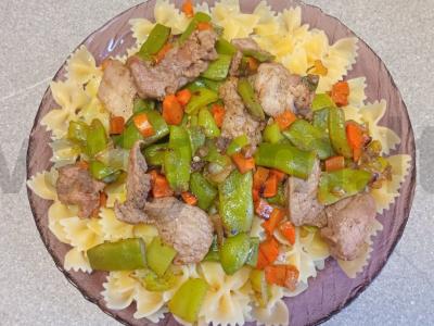 Makaronai su troškinta kiauliena ir daržovėmis Žingsnis 11