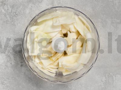 Kotletai su kopūstais keptuvėje Žingsnis 1