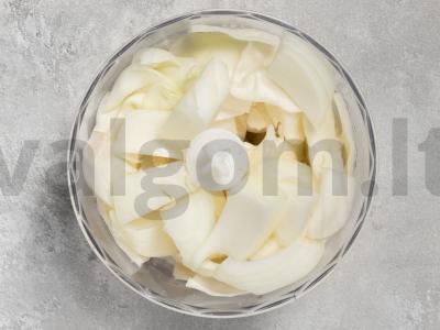 Kotletai su kopūstais keptuvėje Žingsnis 2