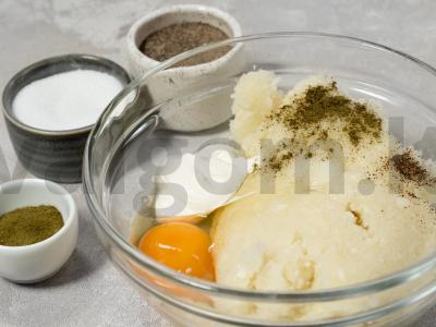 Kotletai su kopūstais keptuvėje Žingsnis 4