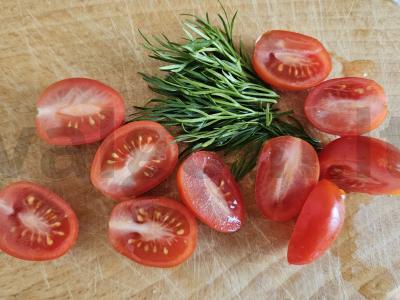 Makaronai su mocarela ir pomidorais Žingsnis 1