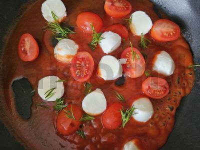 Makaronai su mocarela ir pomidorais Žingsnis 2