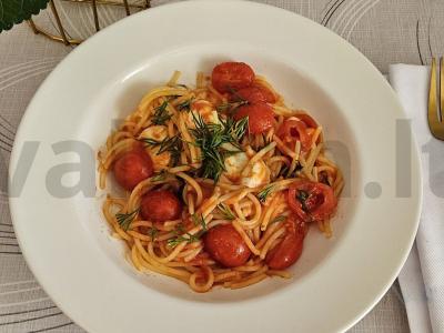 Makaronai su mocarela ir pomidorais pagrindine nuotrauka