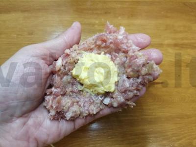 Mėsos kotletai su sūrio įdaru pietums Žingsnis 5