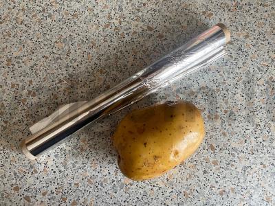 Keptas bulvės su krabų salotu Žingsnis 1