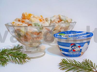 Vaisių salotos su graikišku jogurtu pagrindine nuotrauka