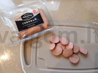 Dešrelės, keptos su bulvėmis po sūriu Žingsnis 5