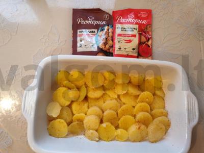 Dešrelės, keptos su bulvėmis po sūriu Žingsnis 9