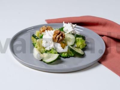 Brokoliai su sūriu ir graikiniais riešutais pagrindine nuotrauka