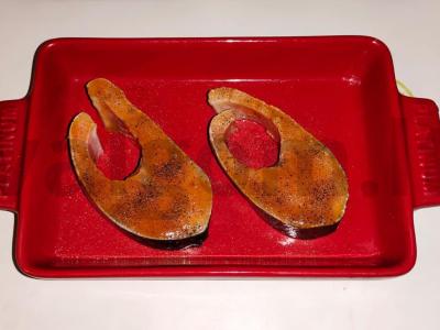 Lašišų steikai, kepti padaže Žingsnis 4