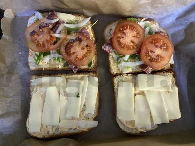 Sumuštinis su sūrio ir dešros gabalėliais bei daržovėmis Žingsnis 7