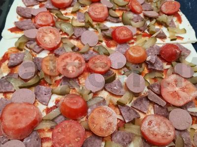 Pica „Naminė“ ant sluoksniuotos tešlos Žingsnis 5