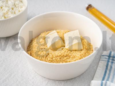 Riešutų sūrio pyragas Žingsnis 4