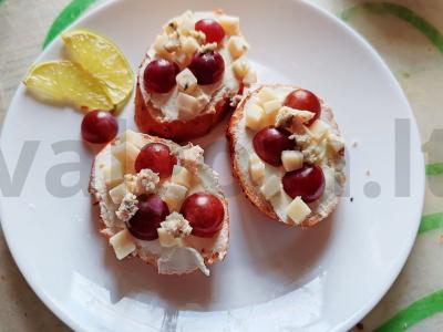 Sūrio sumuštinis su vynuogėmis Žingsnis 3