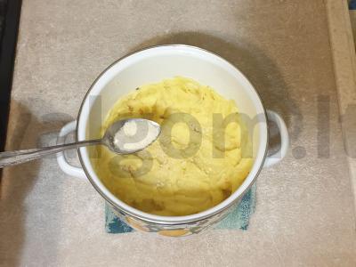 Bulvių košė su svogūnais ir parmezanu Žingsnis 7