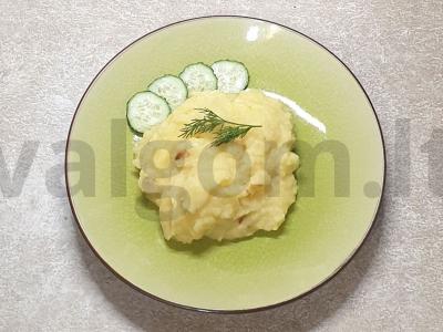 Bulvių košė su svogūnais ir parmezanu pagrindine nuotrauka