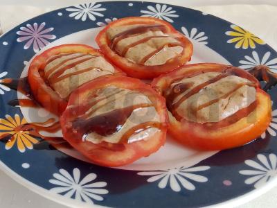 Užkandžių pomidorai su adžika pagrindine nuotrauka