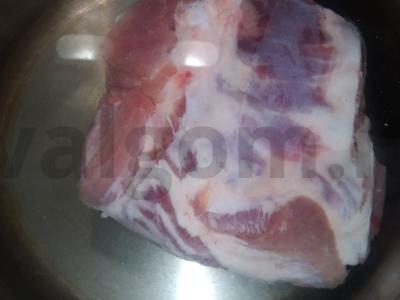 Virta kiaulienos krūtinėlė raudonųjų pipirų su itališkais prieskoniais ir česnaku Žingsnis 1