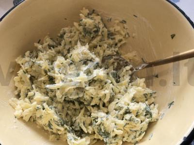 Kiaušinių ritinėliai su sūriu Žingsnis 3