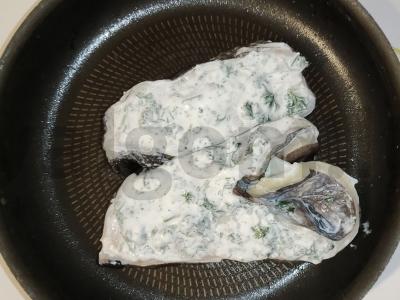 Kepta dantyta žuvis grietinės padaže Žingsnis 4