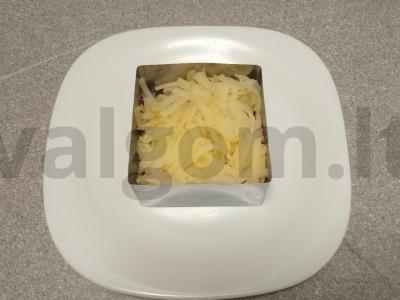 Salotas „Silkė po kailiu“ su spanguolėmis Žingsnis 3