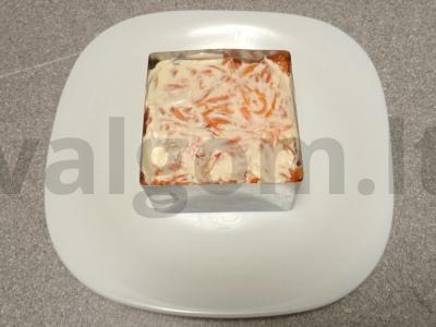 Salotas „Silkė po kailiu“ su spanguolėmis Žingsnis 6