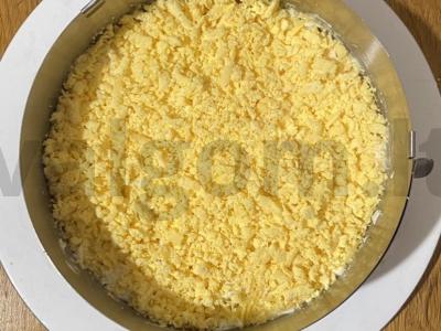 Saulėgrąžų salotos su rūkytomis vištienos krūtinėlėmis ir alyvuogėmis Žingsnis 7