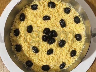 Saulėgrąžų salotos su rūkytomis vištienos krūtinėlėmis ir alyvuogėmis Žingsnis 8