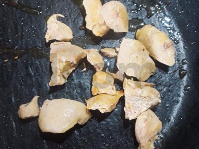 Vištienos krūtinėlė, troškinta krakmolo padaže Žingsnis 1