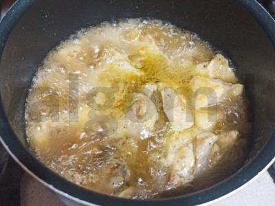 Vištienos krūtinėlė, troškinta krakmolo padaže Žingsnis 4