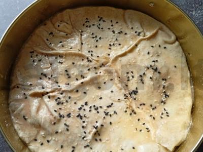 Kopūstų pyragas su šviežiais žalumynais Žingsnis 7