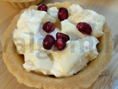 Tartaletės su ananasais ir granatais pagrindine nuotrauka