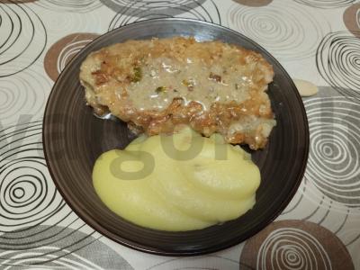 Kalakutienos kotletai grietinėlės padaže pagrindine nuotrauka