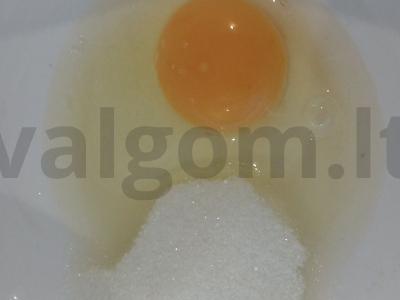 Švelni varškės apkepas su konservuotais ananasais ir kuskusu Žingsnis 1