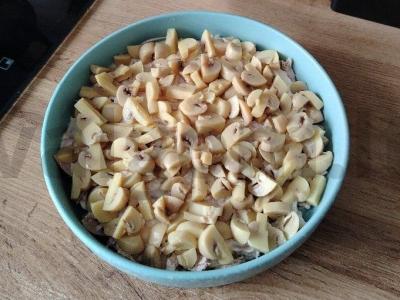 Salotas „Diplomatas“ su kiauliena, sūriu ir šampinjonais Žingsnis 4