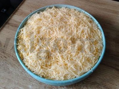 Salotas „Diplomatas“ su kiauliena, sūriu ir šampinjonais pagrindine nuotrauka