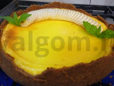 Sūrio pyragas be varškės sūrio su varške orkaitėje pagrindine nuotrauka