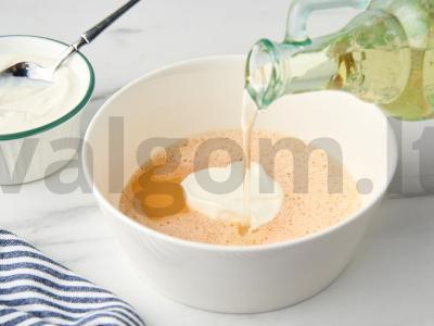 Saldūs ritinėliai su varške ir bananais Žingsnis 2