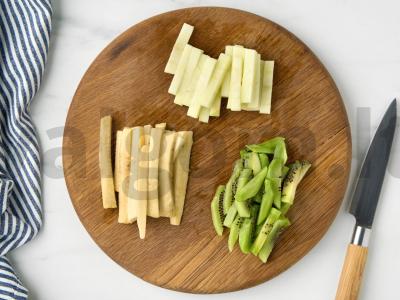 Saldūs ritinėliai su varške ir bananais Žingsnis 8