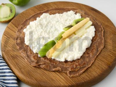 Saldūs ritinėliai su varške ir bananais Žingsnis 9