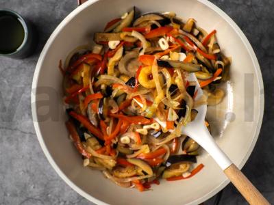 Klasikinis stir-fry su daržovėmis ir rudaisiais ryžiais Žingsnis 3