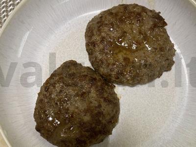 Burgeris ant kukurūzų bandelės su sūriu Žingsnis 3