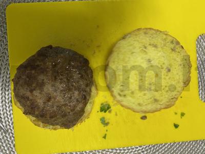 Burgeris ant kukurūzų bandelės su sūriu Žingsnis 4