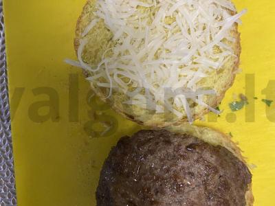 Burgeris ant kukurūzų bandelės su sūriu Žingsnis 5