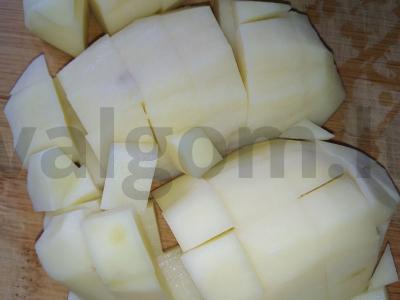 Rūgščių kopūstų sriuba su jautienos kaulu Žingsnis 1