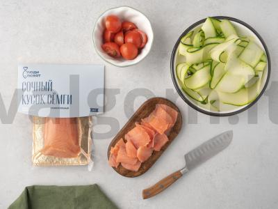 Salotos su lašiša ir cukinijų griežinėliais Žingsnis 4