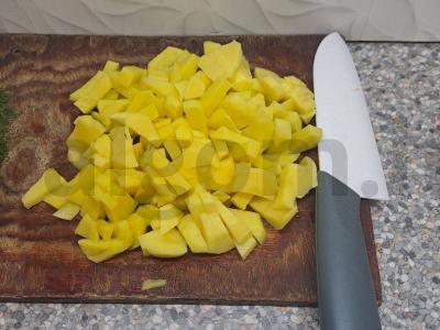 Sriuba su žuvies konservais, daržovėmis ir žolelėmis Žingsnis 2