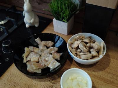 Menkių filė su grybais grietinėje Žingsnis 1